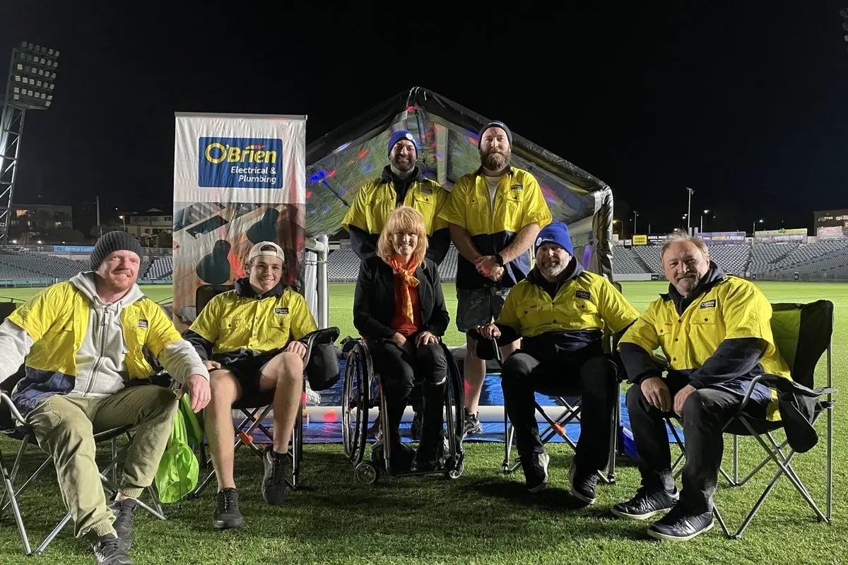 O'Brien Plumbing team with Member for Gosford Liesl Tesch MP at the 2022 Coast Shelter Sleepout